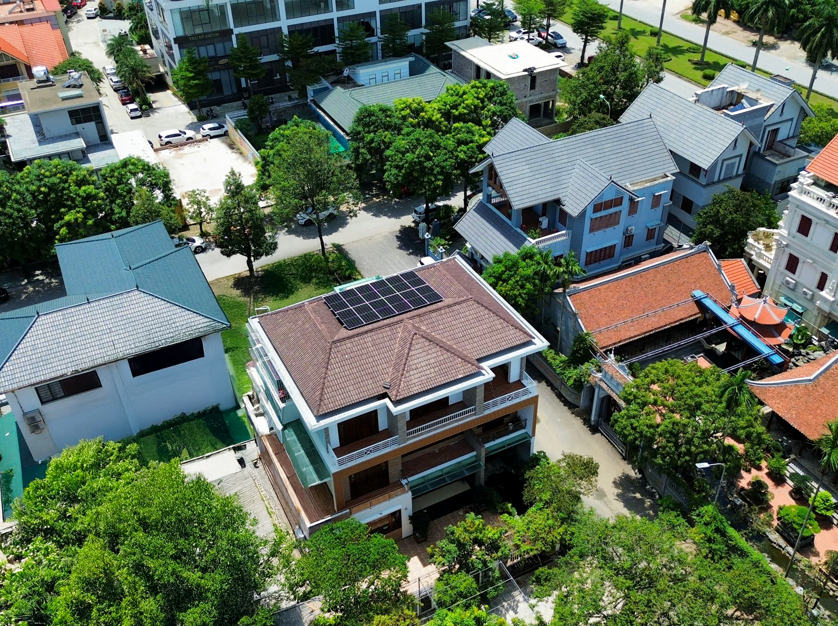 Lắp điện mặt trời trả góp để an tâm hơn với đơn vị lắp đặt.